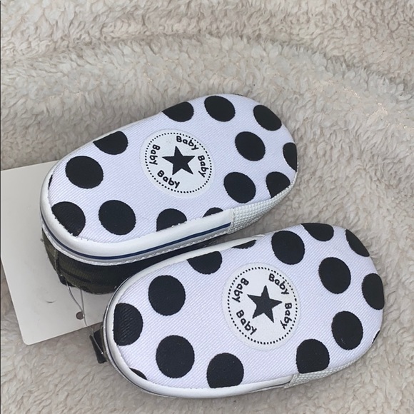 Infant Canvas Soft Sole Sneakers - Picture 4 of 4